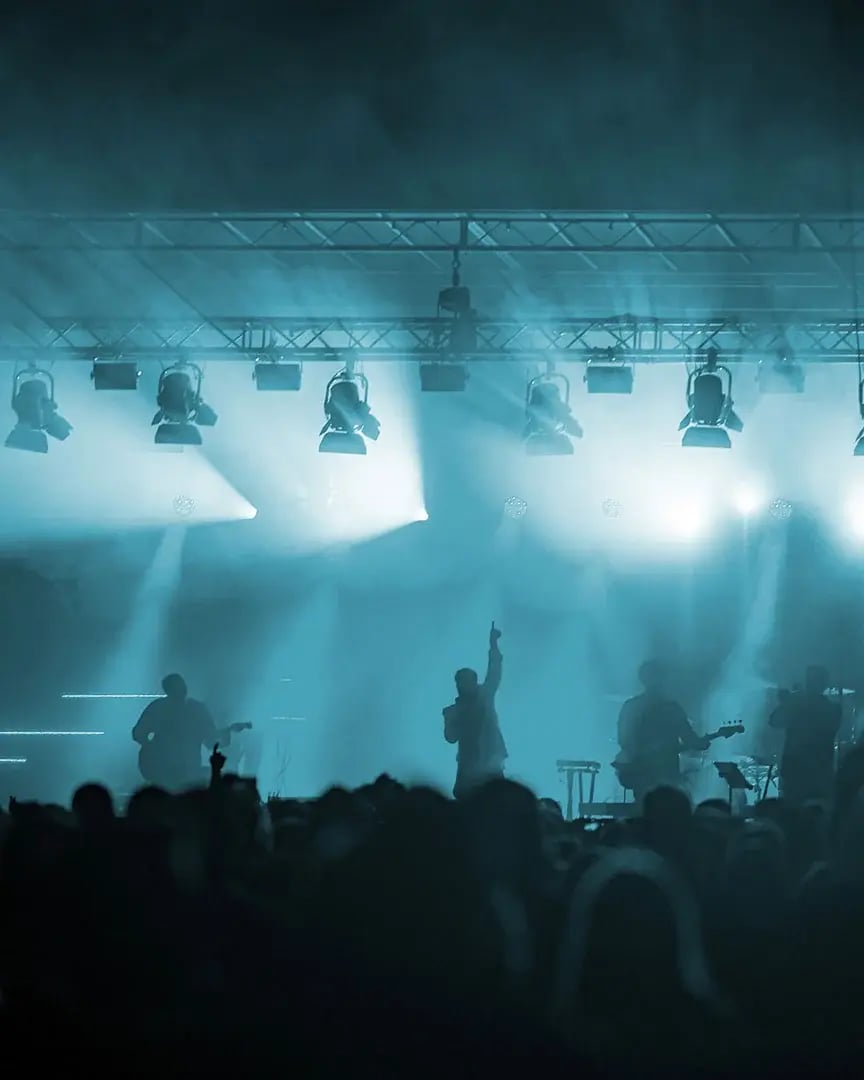 auviso_loesungen-aus-einer-hand_mobile_864x1080